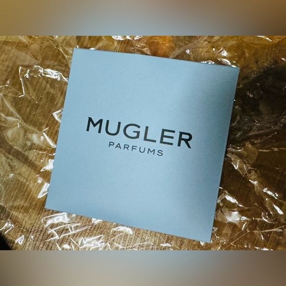 RARE New Mugler Alien Eau de Parfum and Alien Moblie Phone Key Ring Set & gift - Picture 4 of 14
